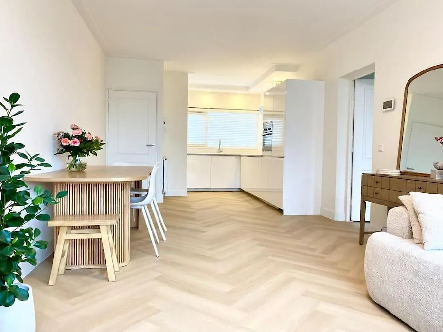 Luxe Apartment Station Zuid Amsterdam 0*,  Netherlands